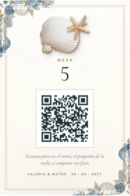 Tarjeta de mesa impresa: Mesa 5, código QR y «Escanea para ver el menú, el programa de la noche y compartir tus fotos», Valeria & Mateo